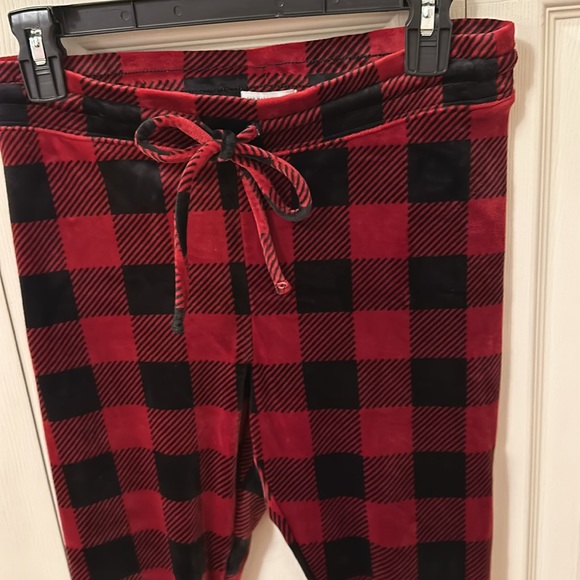 American Eagle Buffalo plaid "Ah-mazingly soft" Jogger
Size Medium - Picture 3 of 5